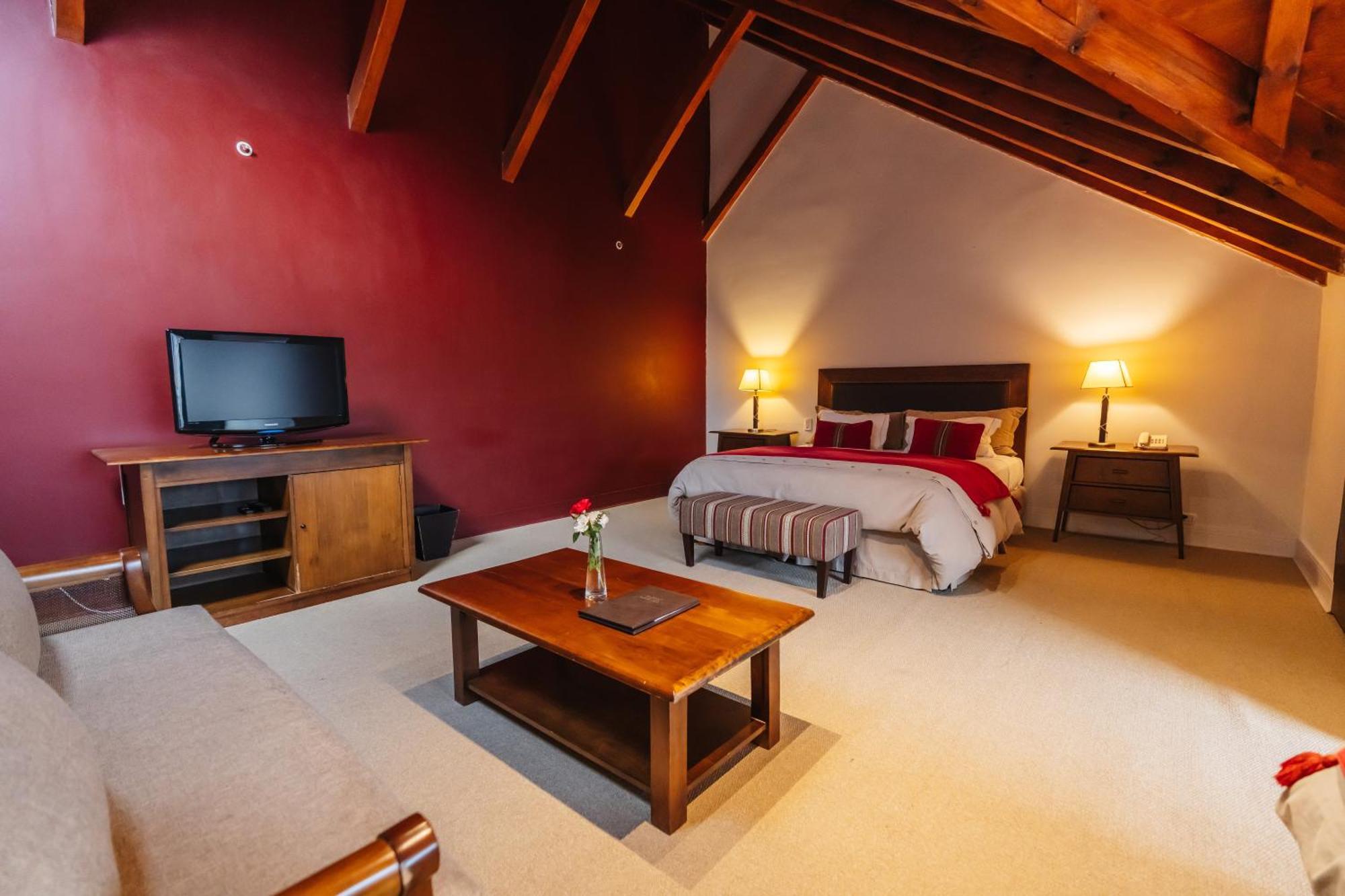 Loi Chapelco Hotel